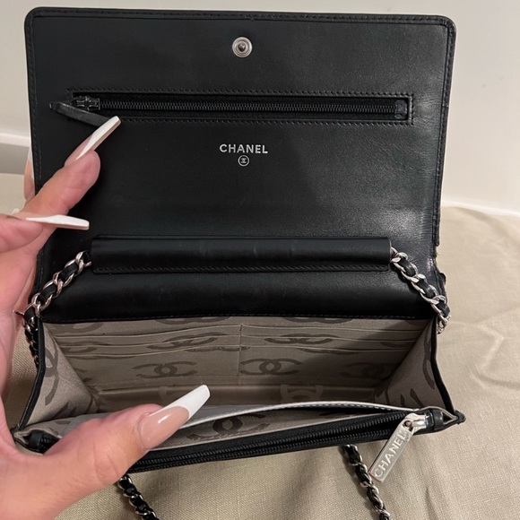 /traded/💯 Chanel CC Cambon WOC - Picture 3 of 16